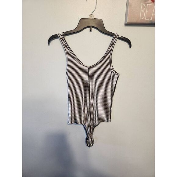 Lulus Size M Black & White Striped Sleeveless Tank - Picture 3 of 3